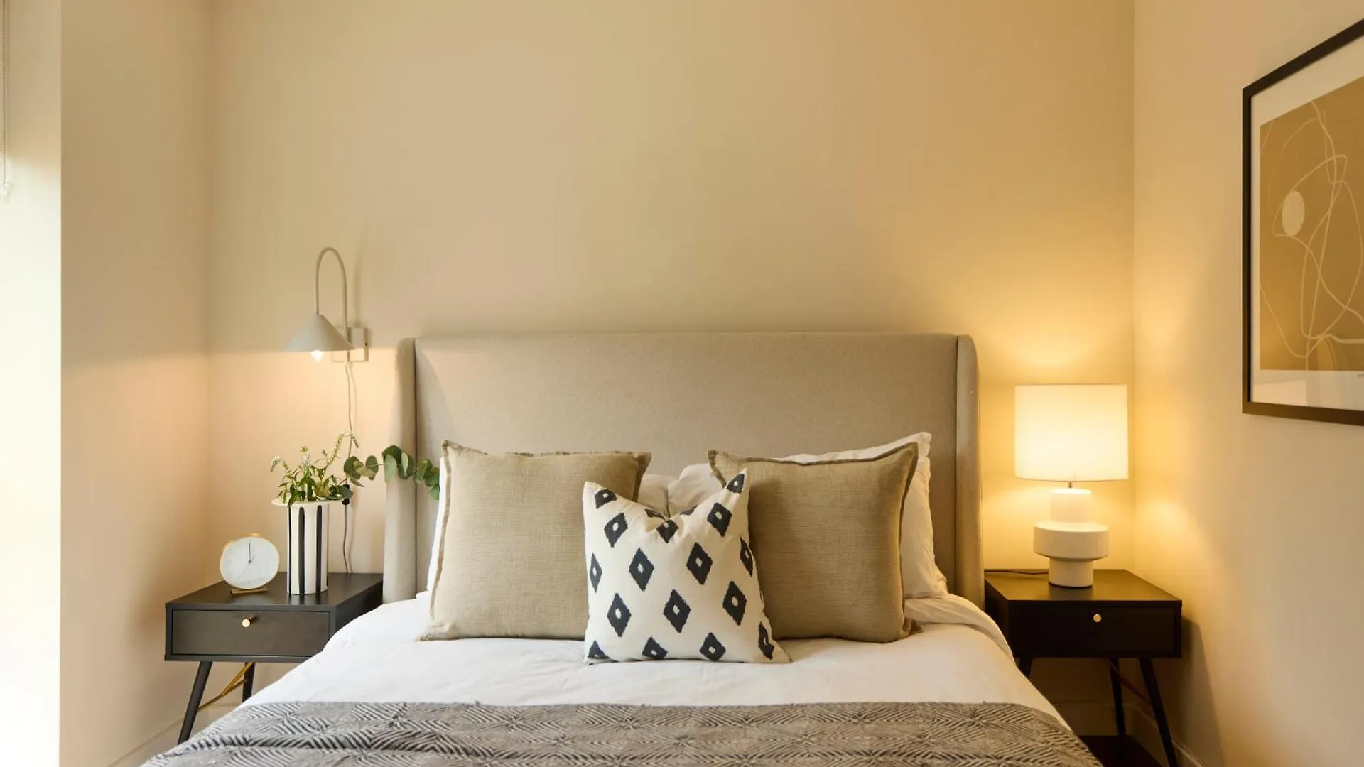The Brick Lane Arms - Breathtaking 2Bdr Penthouse With Balcony Apartment London