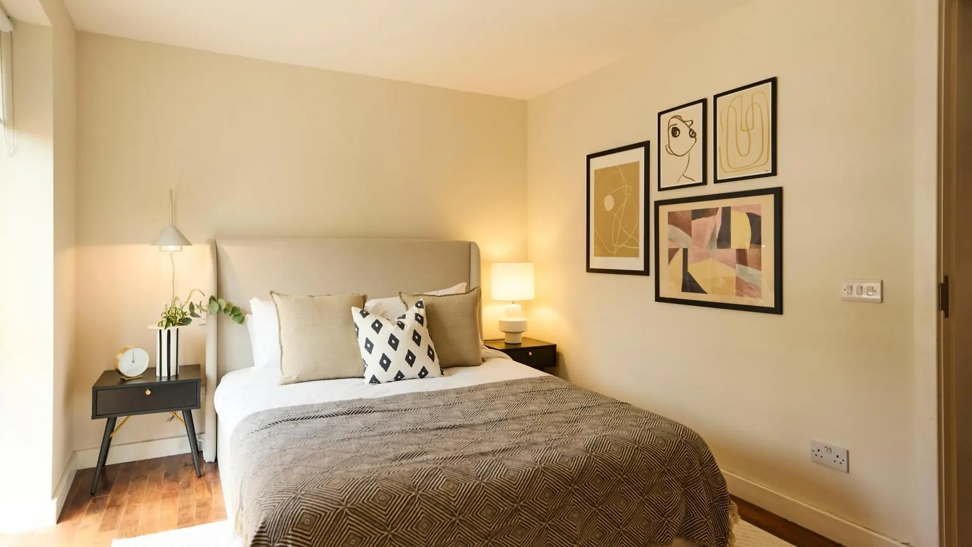 The Brick Lane Arms - Breathtaking 2Bdr Penthouse With Balcony Apartment London