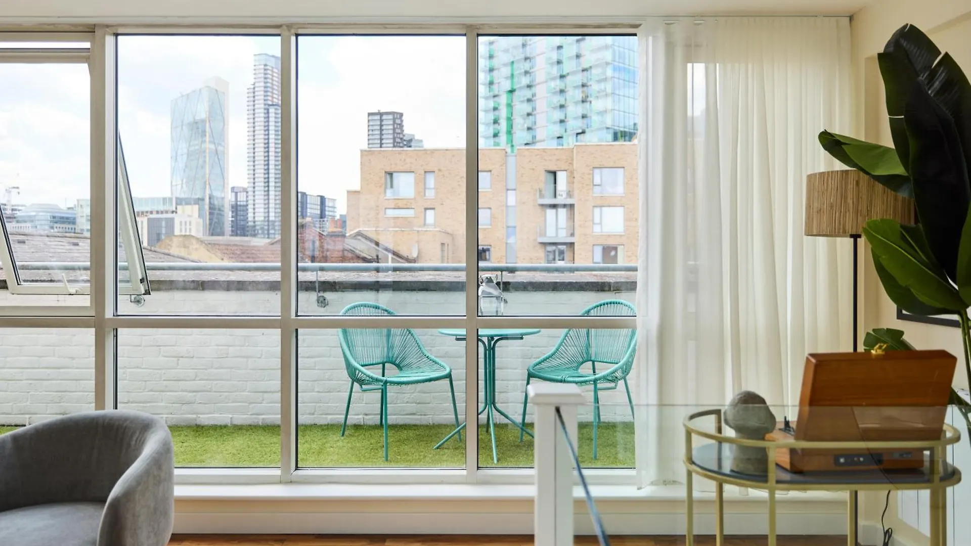 The Brick Lane Arms - Breathtaking 2Bdr Penthouse With Balcony Apartment London